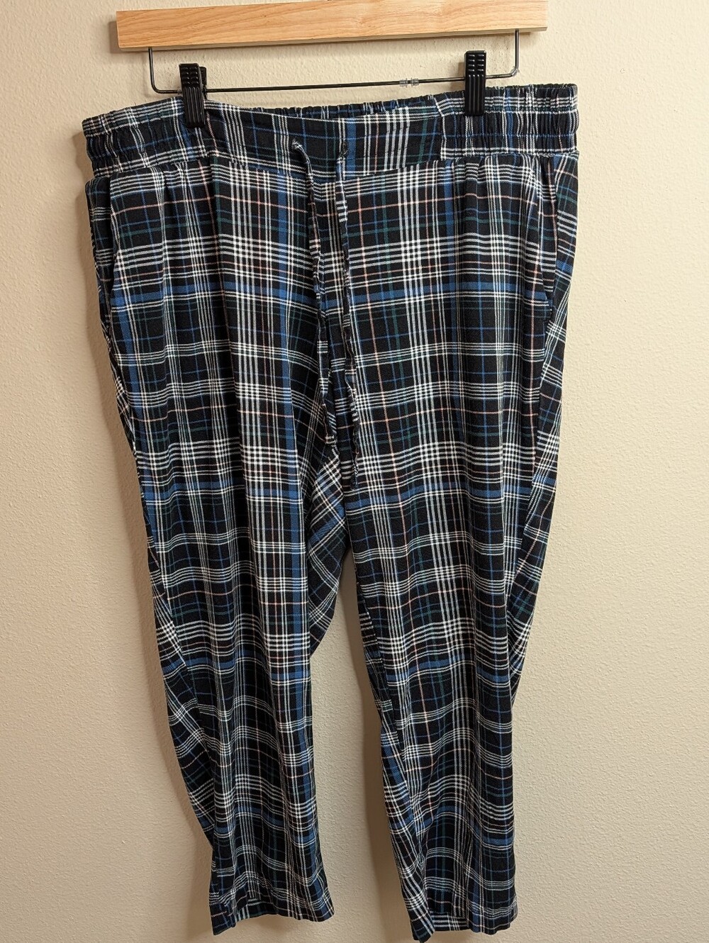 Torrid Plaid Cropped Jogger Pants Size 0 Elastic Waist‎ Pockets Rayon